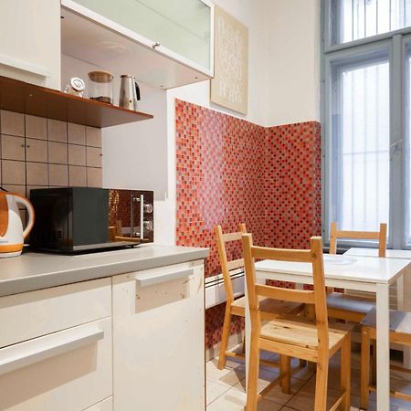 Quiet Cozy Apartment In Party Street E1 Budapest Eksteriør billede