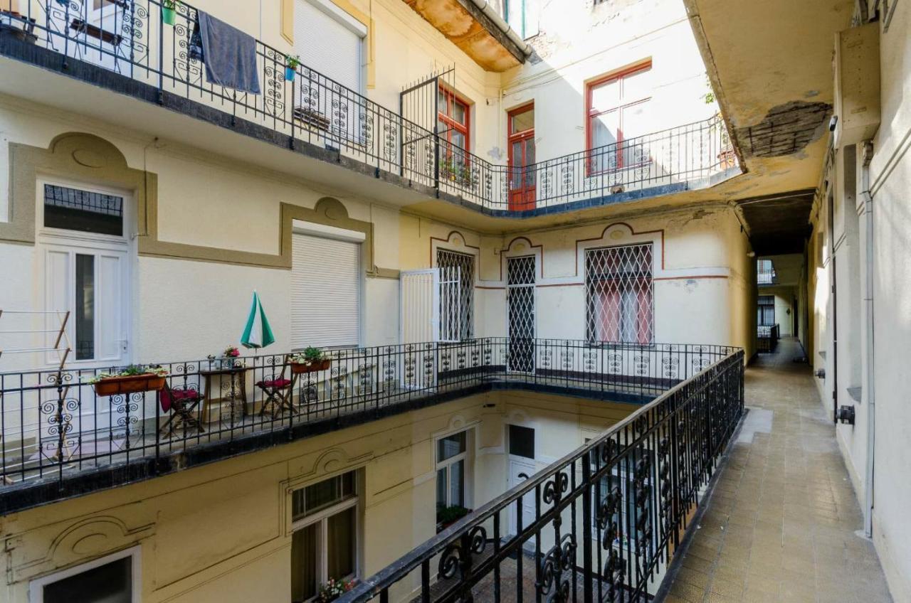 Quiet Cozy Apartment In Party Street E1 Budapest Eksteriør billede