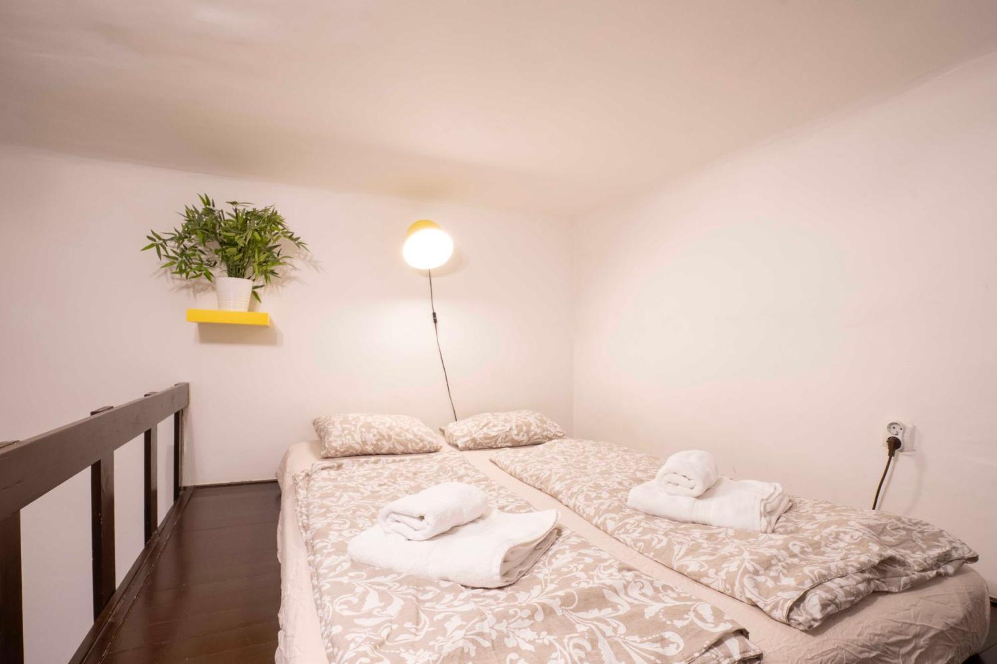 Quiet Cozy Apartment In Party Street E1 Budapest Eksteriør billede