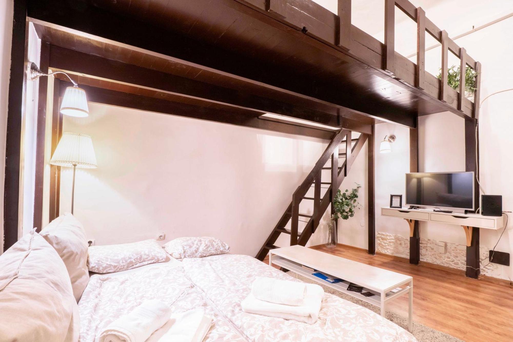 Quiet Cozy Apartment In Party Street E1 Budapest Eksteriør billede